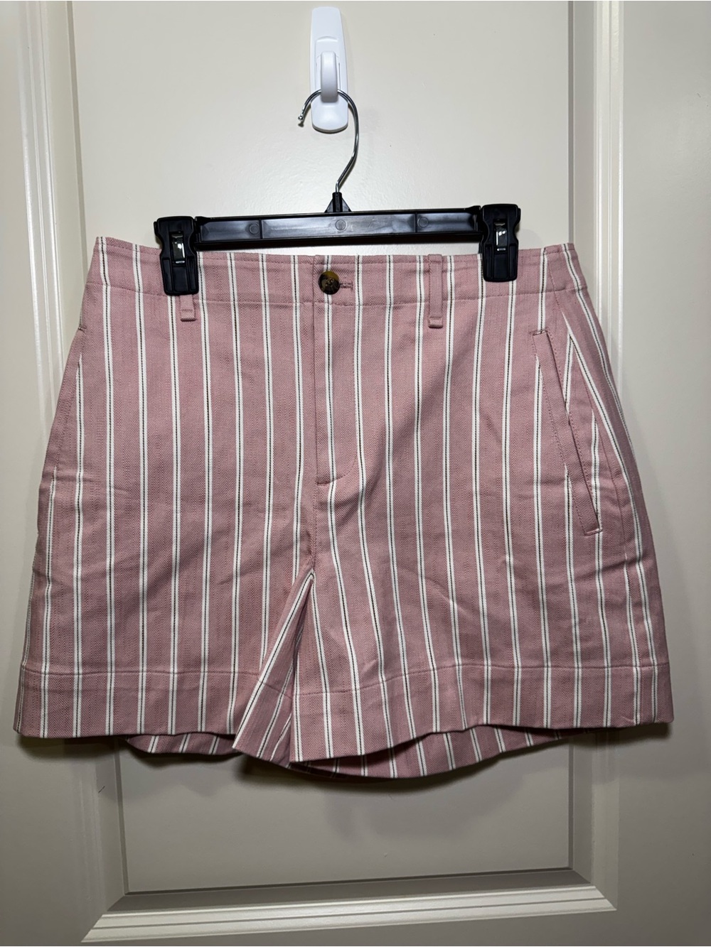 🆕 Banana Republic Dusty Pink and White Vertical-Stripe Shorts